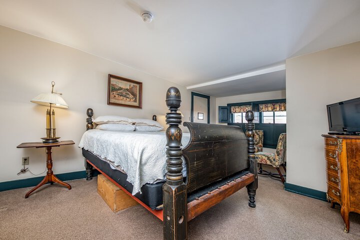 Wayside Inn