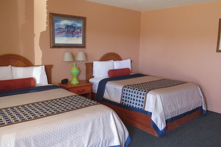 Room 32 of 87