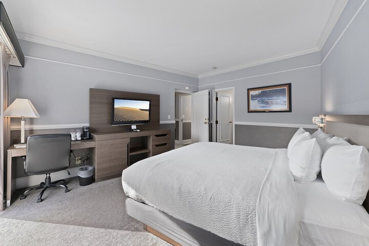 Sandpoint Hotel & Suites Downtown