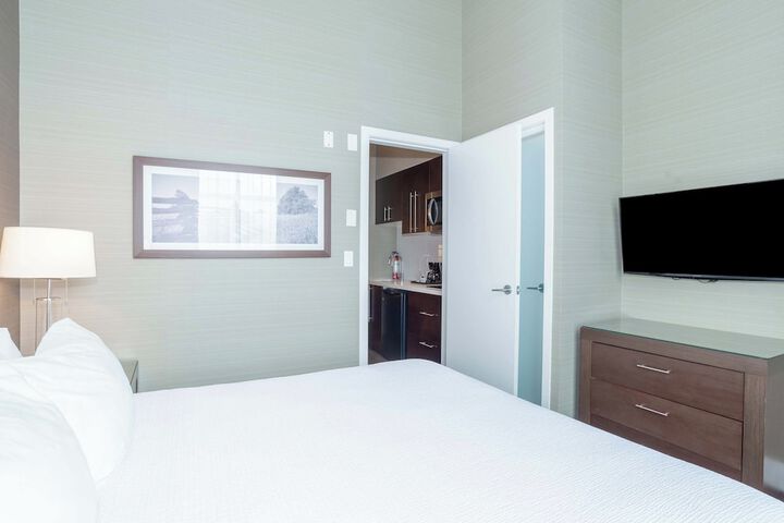 Room 25 of 41