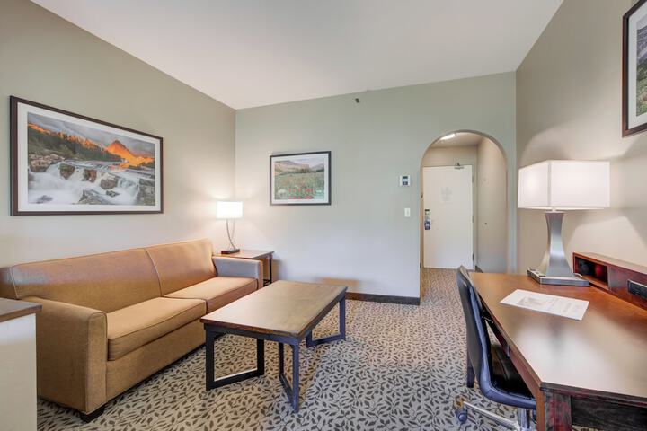 Whitefish Riverfront Hotel