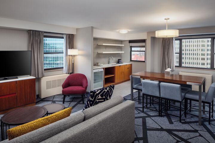 DoubleTree by Hilton Hotel & Suites Pittsburgh Downtown