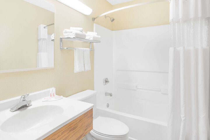 Room 15 of 15