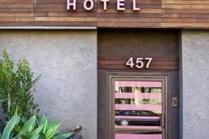 Hotel 4 of 43