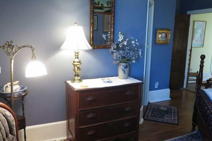 Room 27 of 69
