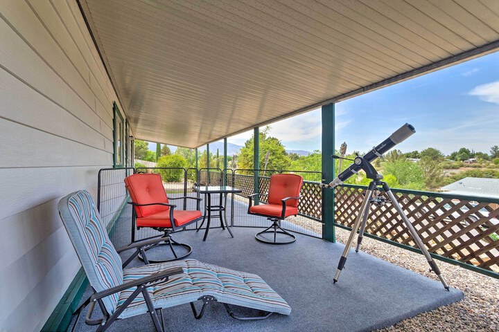 6 Mi to Old Town Panoramic Views: Cottonwood Gem!