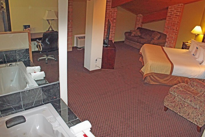 Hot Tub 31 of 33