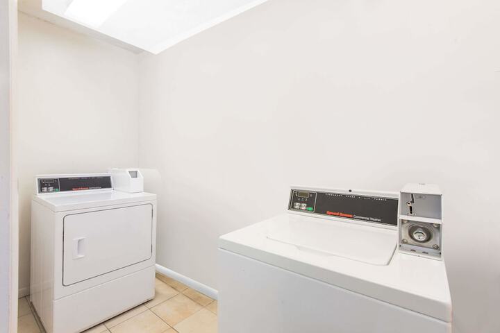 Room 10 of 14