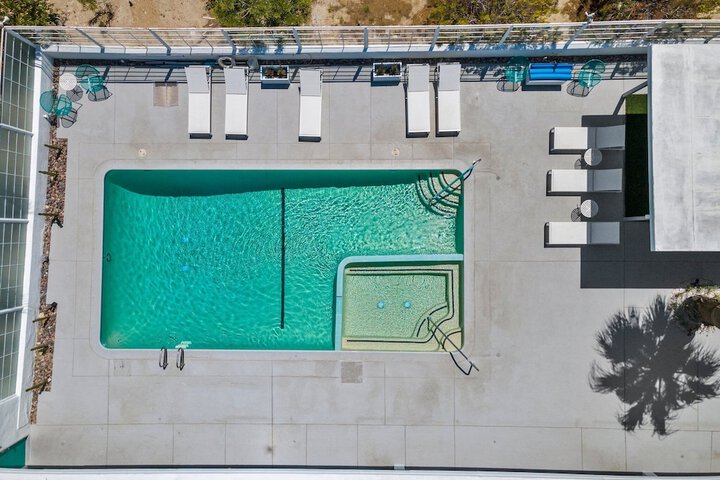 Pool 14 of 59