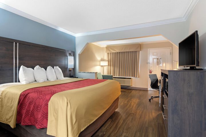 Room 18 of 26