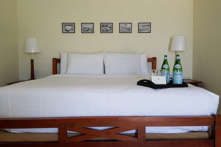 Room 33 of 85