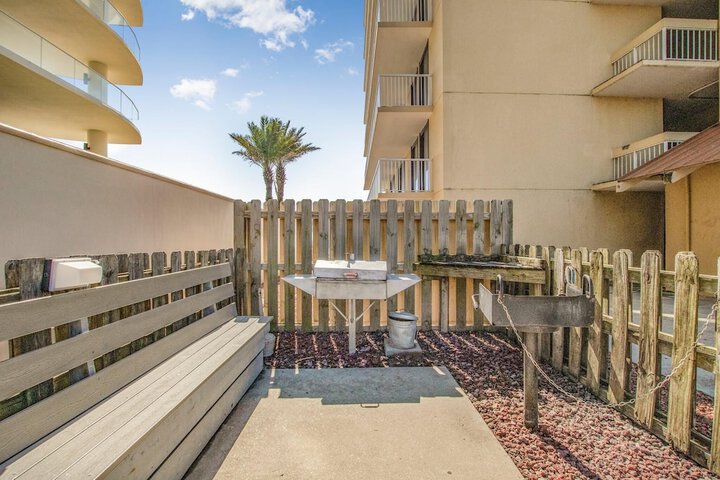 Terrace/Patio 48 of 50