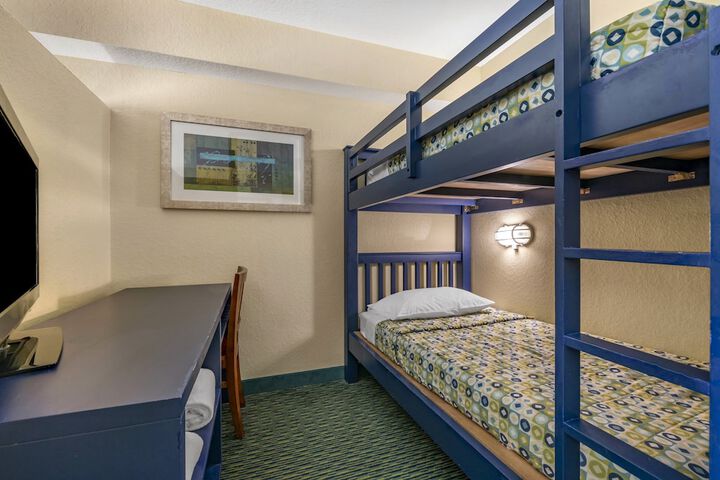 Room 50 of 119