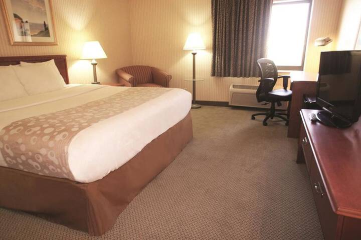 Room 32 of 50