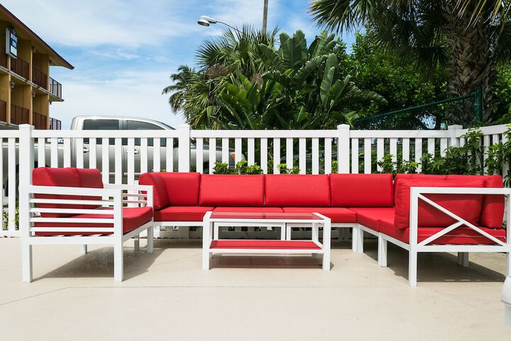 Sundeck 47 of 52