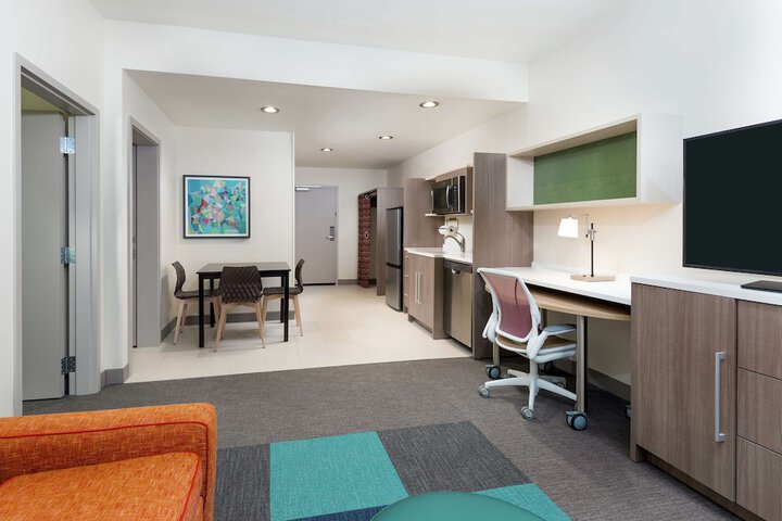 Room 33 of 43