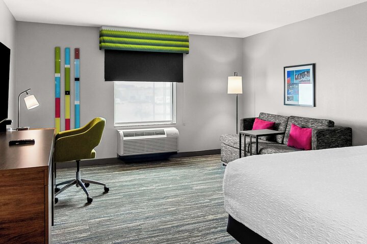 Room 6 of 39