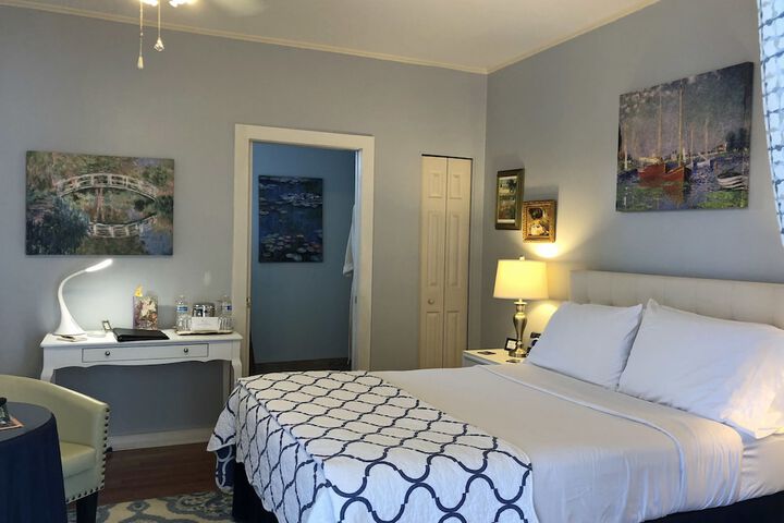 Room 25 of 38