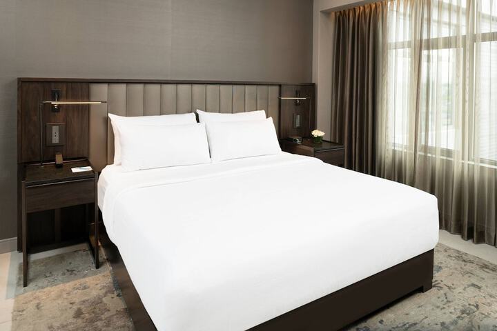 The Row Hotel at Assembly Row Autograph Collection