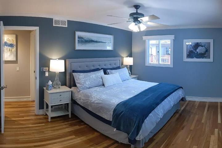 Spacious and Elegant Space with Premium Kitchen that is Ideal for Gathering with Friends and Family