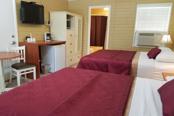 Room 70 of 79