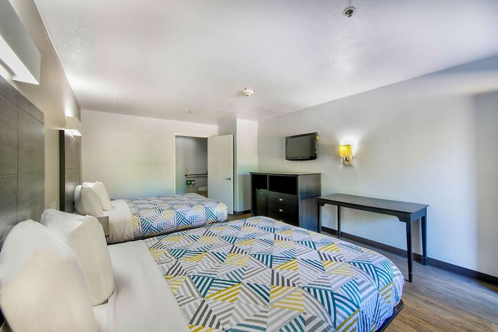 Room 6 of 26