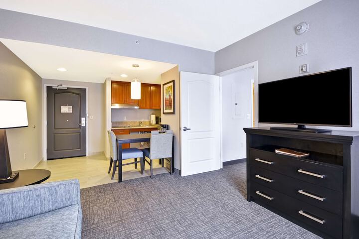 Room 33 of 62