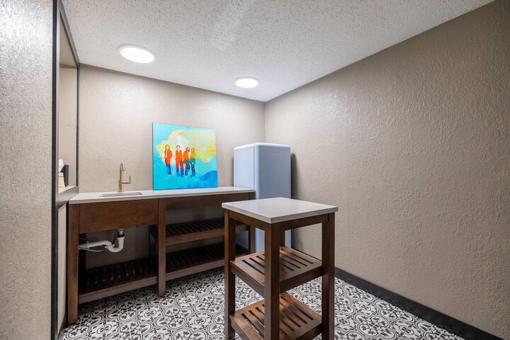 The Highlander Hotel Iowa City an Ascend Collection Hotel