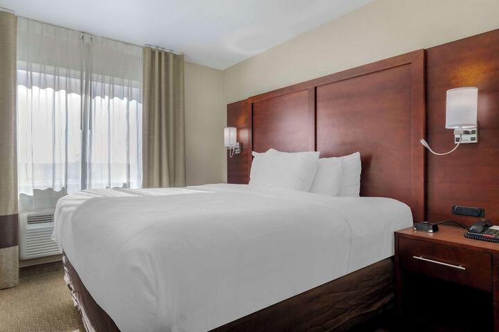 Comfort Suites Benbrook - Fort Worth Southwest