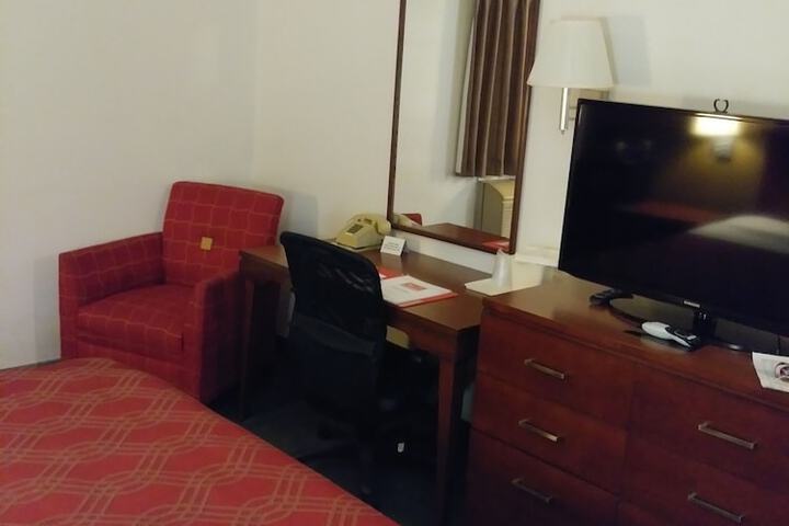 Room 72 of 100