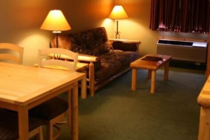 Cranberry Country Lodge