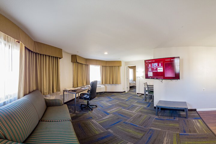 Room 33 of 52