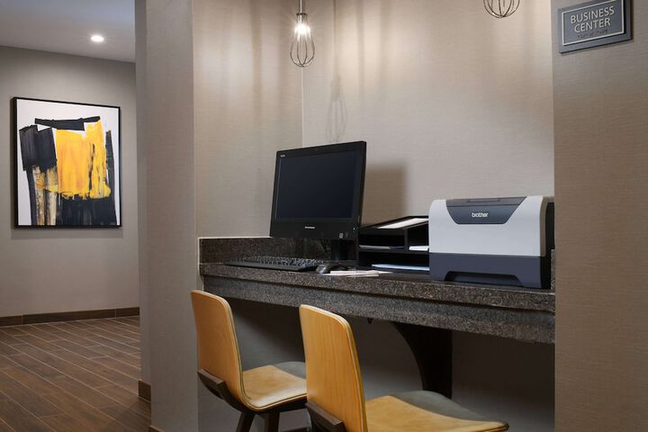 Business Center 47 of 50