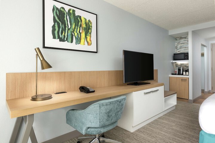 Room 11 of 35