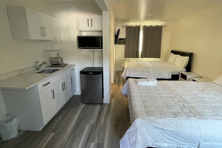 Room 82 of 94