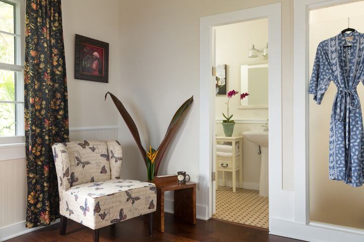Room 16 of 65