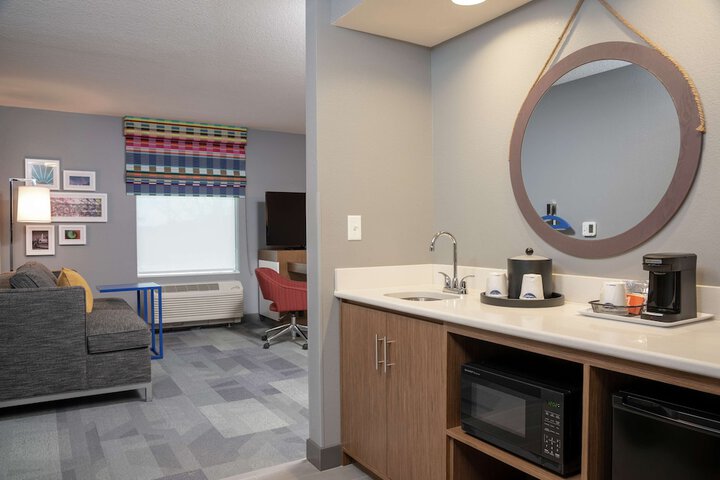 Room 17 of 46
