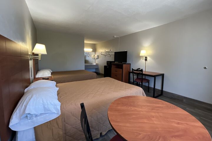 Room 4 of 6