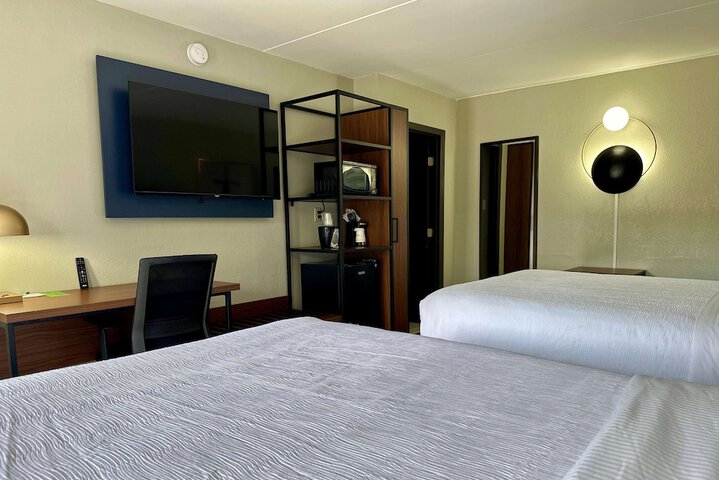 Room 20 of 32