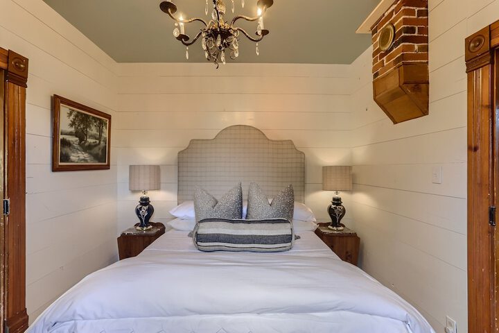 Room 27 of 79