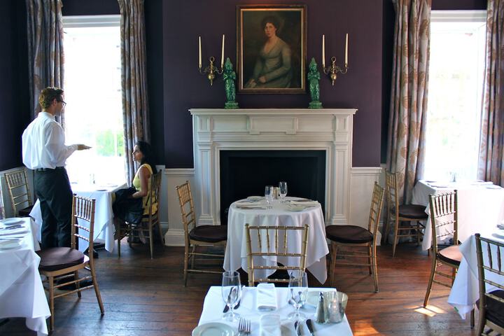 Dining 20 of 25