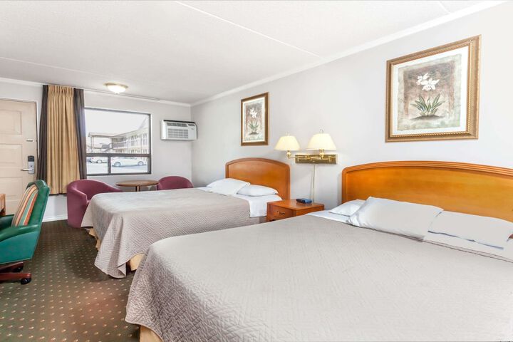 Room 11 of 40