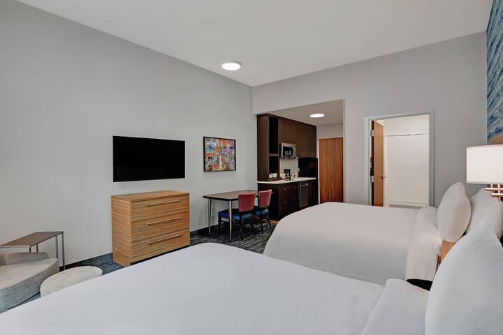 Room 28 of 40