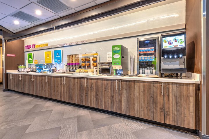 Tru by Hilton The Colony Dallas