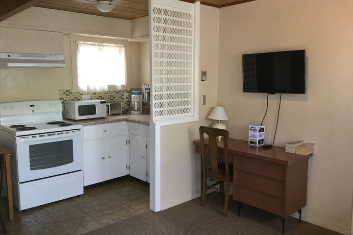 Cedars Motel