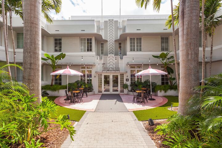 Hotel Exterior 41 of 49