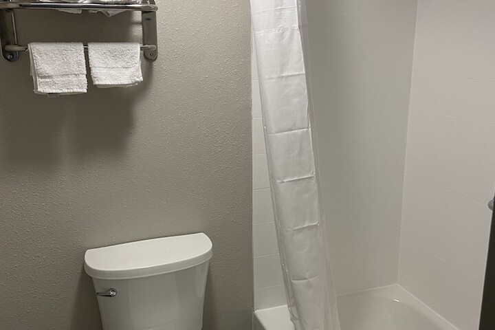 Room 18 of 25
