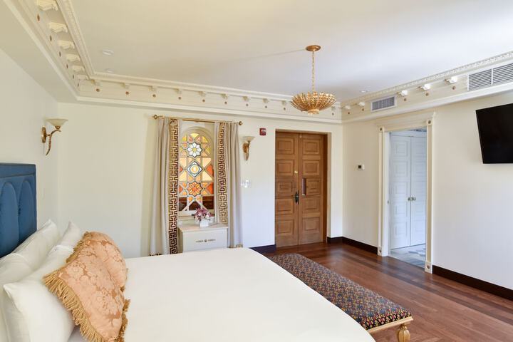 Room 52 of 120