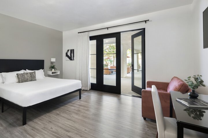 Room 42 of 67