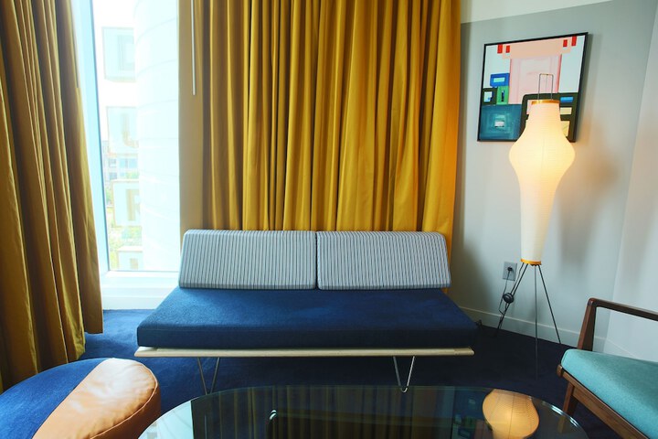 Room 35 of 103